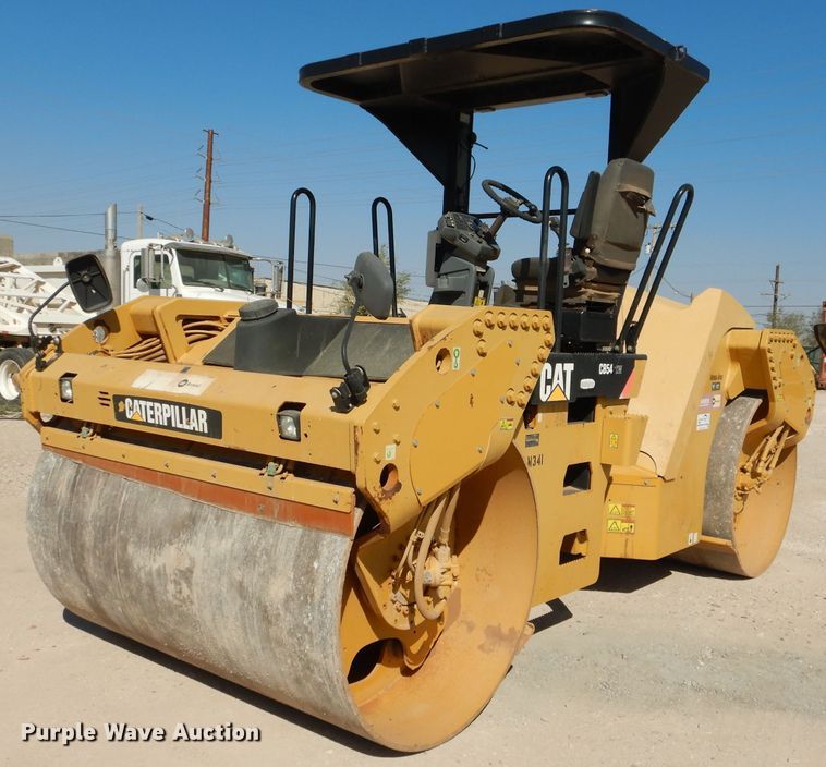 2011 Caterpillar CB54 XW  double drum vibratory roller - DJ8787