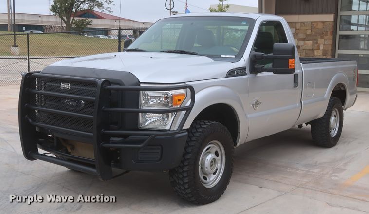 2013 Ford F250 Super Duty  pickup truck - HW9022