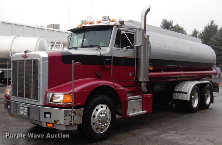 1992 Peterbilt 377  fuel truck - HD9114