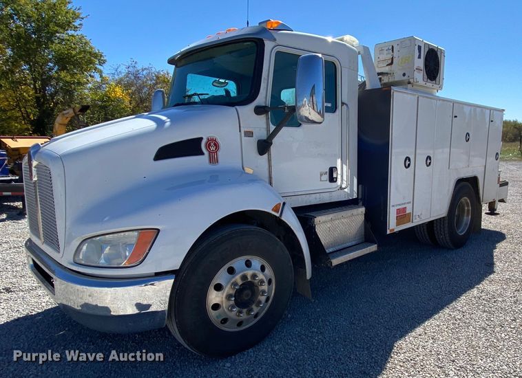 2008 Kenworth T270  service truck with crane - HE9871