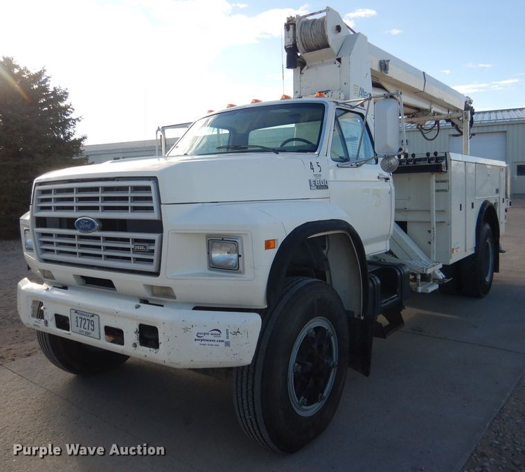 1990 Ford F800  digger derrick truck - DG4629