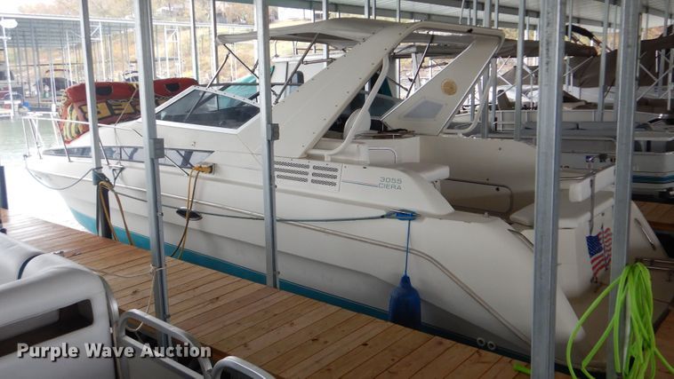 1993 Bayliner 3055 Cierra Sunbridge  boat - DI0496