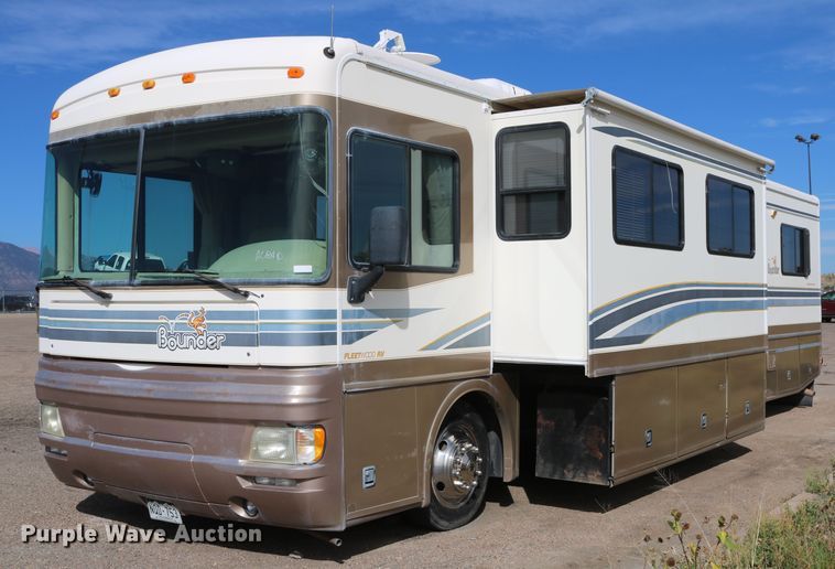 2000 Fleetwood Bounder  RV - EO9841