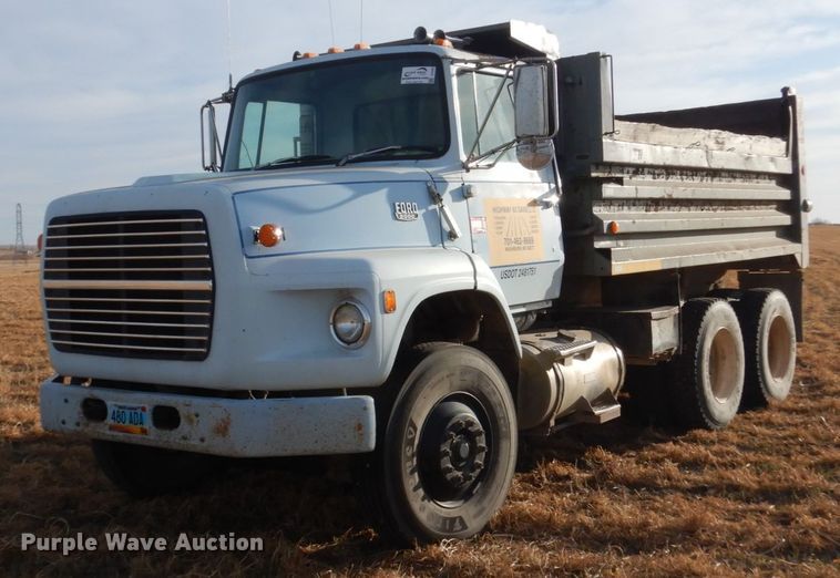 1983 Ford 9000  dump truck - DC4504