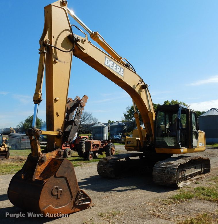 2005 John Deere 200C LC  excavator - DJ4405