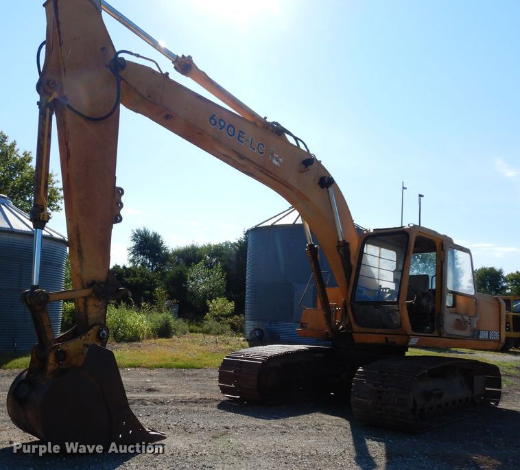 1992 John Deere 690E LC  excavator - DJ4424