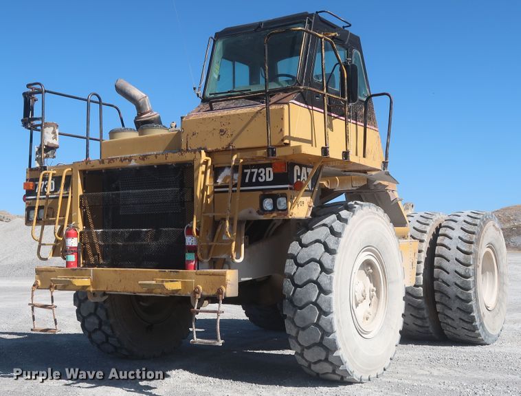 1997 Caterpillar 773D  haul truck - DJ2272