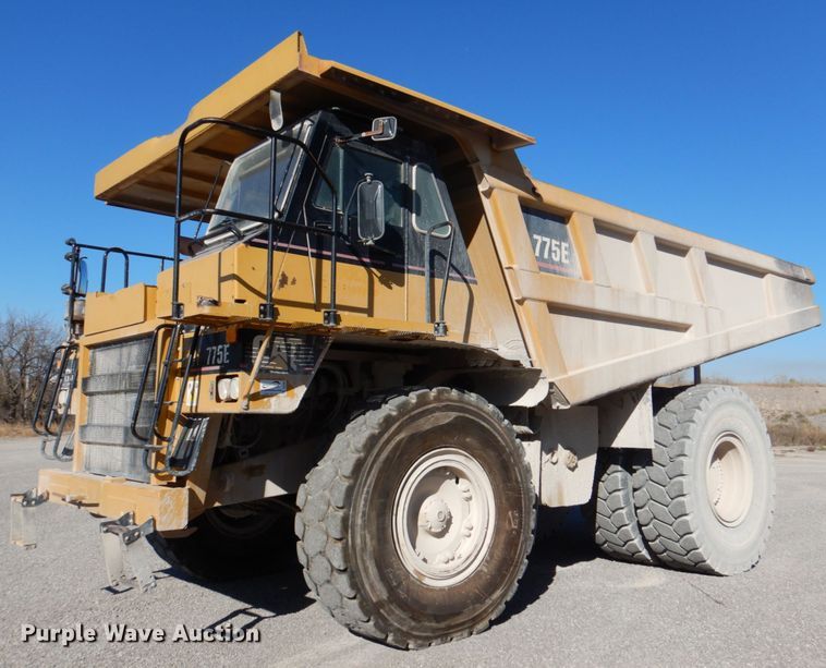 2005 Caterpillar 775E  haul truck - DJ2280