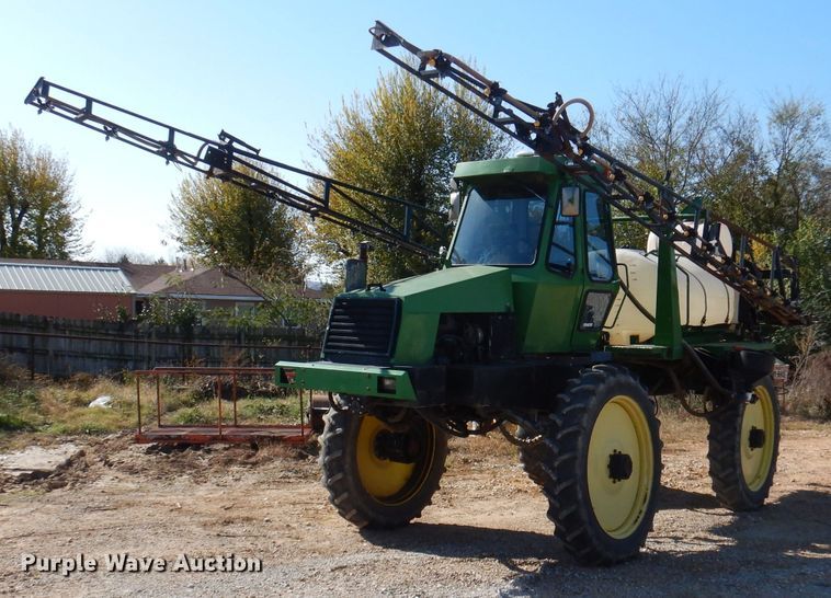 1995 Willmar 765  sprayer - DY9588