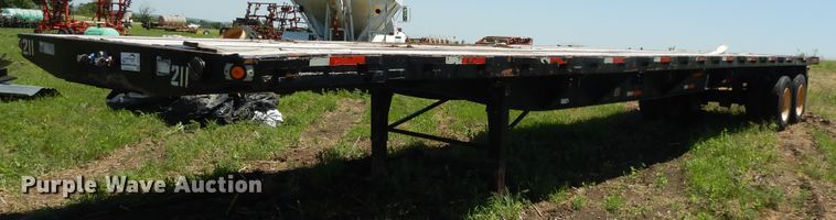 2013 Utility Trailer flatbed trailer - DG7811