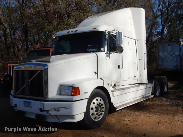 1996 Volvo WIA  semi truck - HS9435