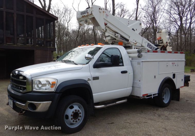 2008 Sterling 5500  bucket truck - GB9886