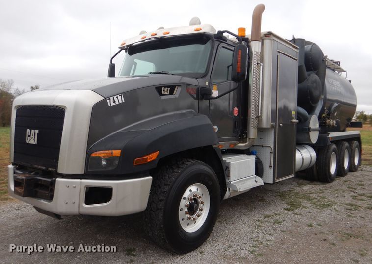 2015 Caterpillar CT660  vacuum truck - HX9008