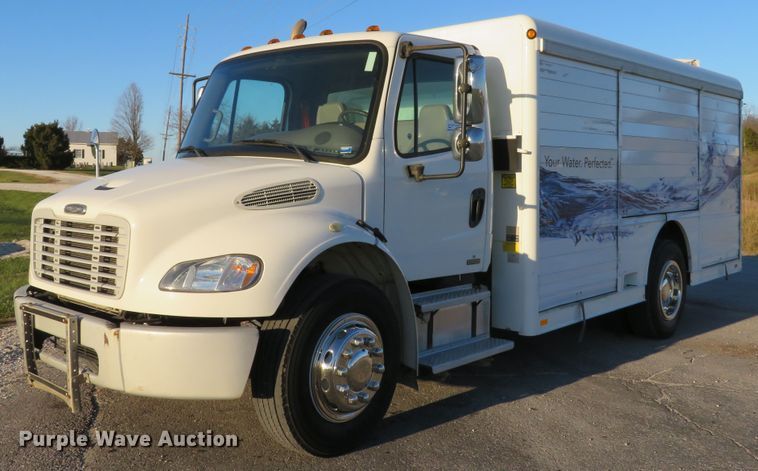 2008 Freightliner Business Class M2  delivery truck - DI3896