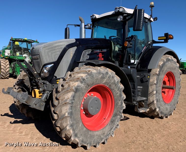 2018 Fendt 933 Vario  MFWD tractor - DJ4800