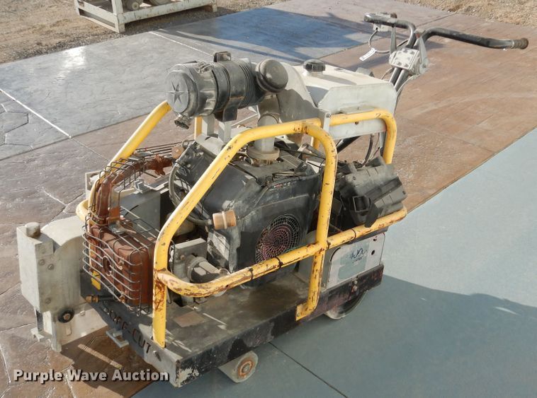 Soff Cut X4000 concrete saw - AF9912