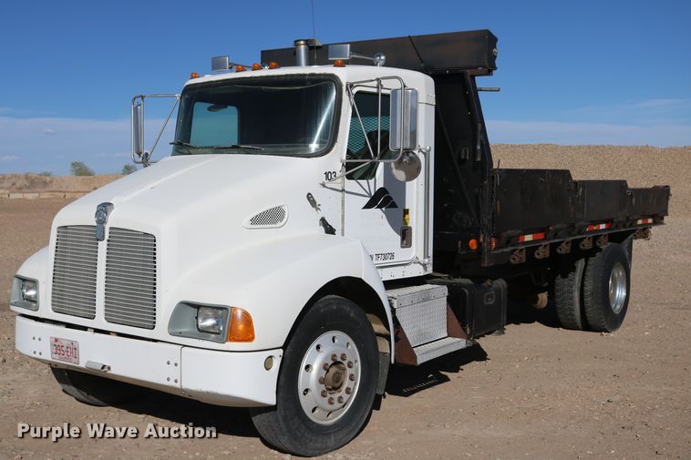 1996 Kenworth  dump truck - DD6100