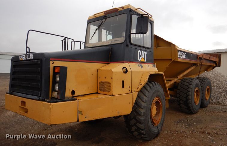1995 Caterpillar D250E  haul truck - DJ0281