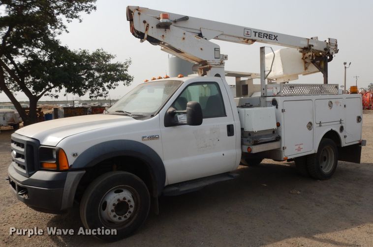2006 Ford F450 Super Duty  bucket truck - DJ6504