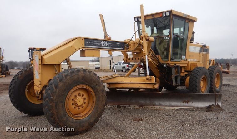 1999 Caterpillar 12H  motor grader - DJ8546