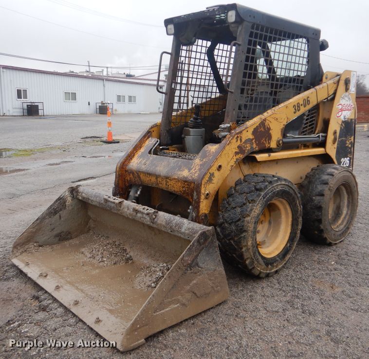 2000 Caterpillar 226  skid steer loader - DJ8560