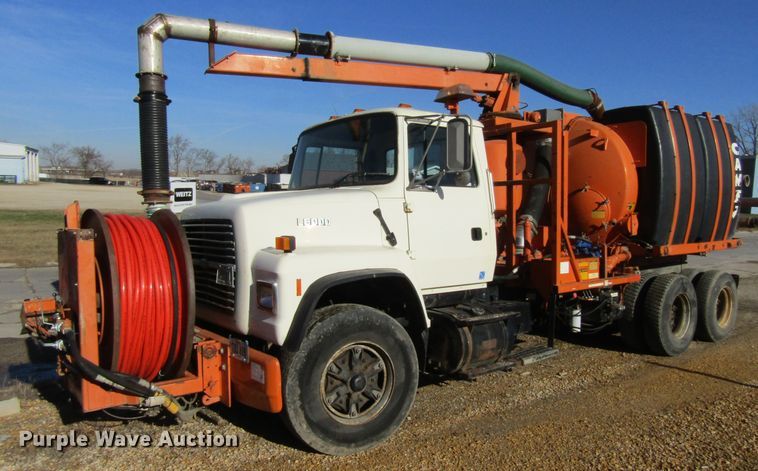 1996 Ford L8000  sewer jetter truck - GC9782