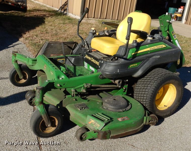 2016 John Deere Z970R  ZTR lawn mower - HE9326