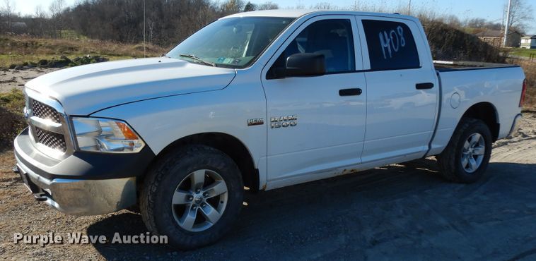 2014 Dodge Ram 1500  Crew Cab pickup truck - DJ8026