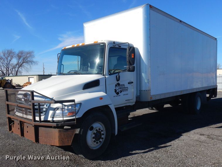 2007 Hino 268  box truck - IG9002