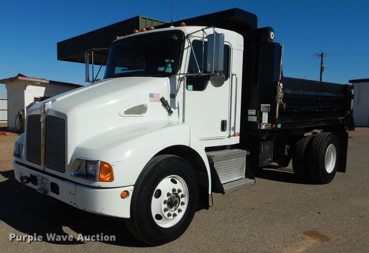 2008 Kenworth T300  dump truck - HC9142