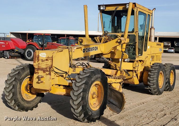 1985 Champion 720A  motor grader - HW9666