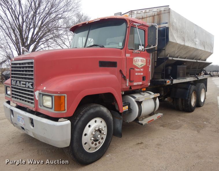 1991 Mack CH613  fertilizer tender truck - DL2745