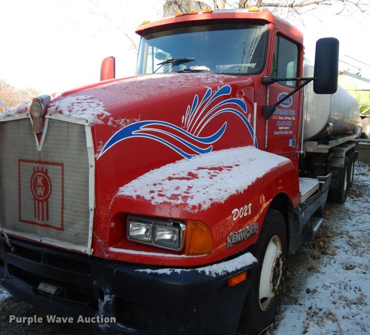 Kenworth  tank truck - HX9552