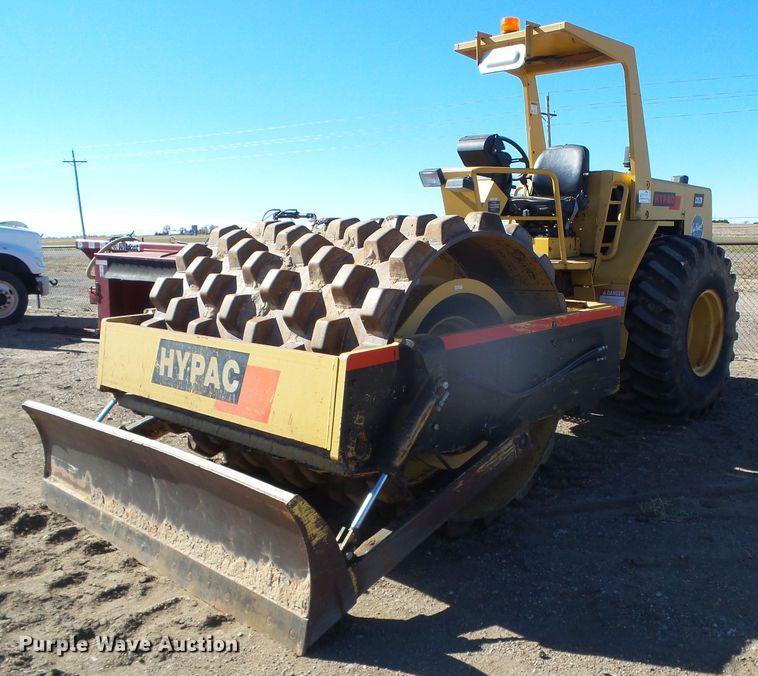 1999 Hypac C852B  vibratory single drum roller - DG8466