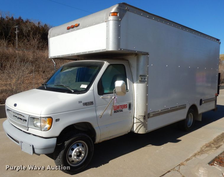 1999 Ford Econoline E350 Super Duty  box truck - DL2090