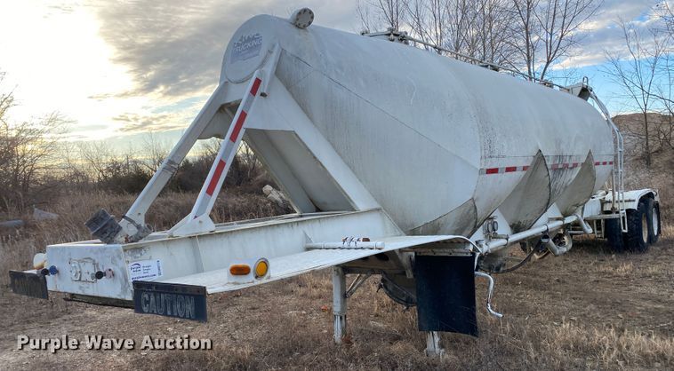 1974 Fruehauf pneumatic dry bulk trailer - DM2778