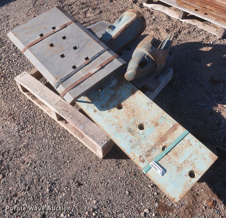 Volvo L220 wheel loader cutting edges - HK9662