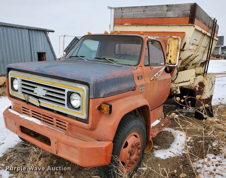 1977 Chevrolet C60  feed mixer truck - HW9672