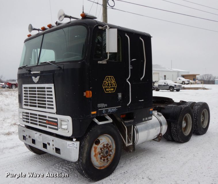 1982 International CO-9670  semi truck - DF6431