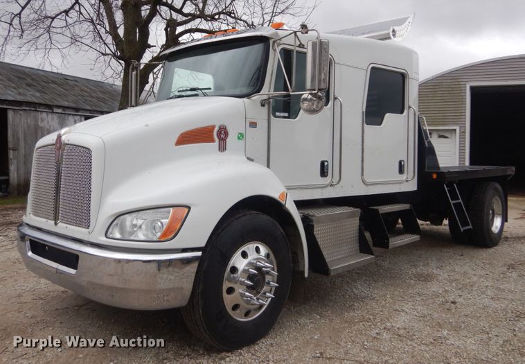 2012 Kenworth T370  flatbed truck - HV9551