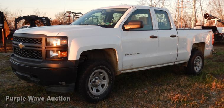 2014 Chevrolet Silverado 1500  Double Cab pickup truck - DJ8028