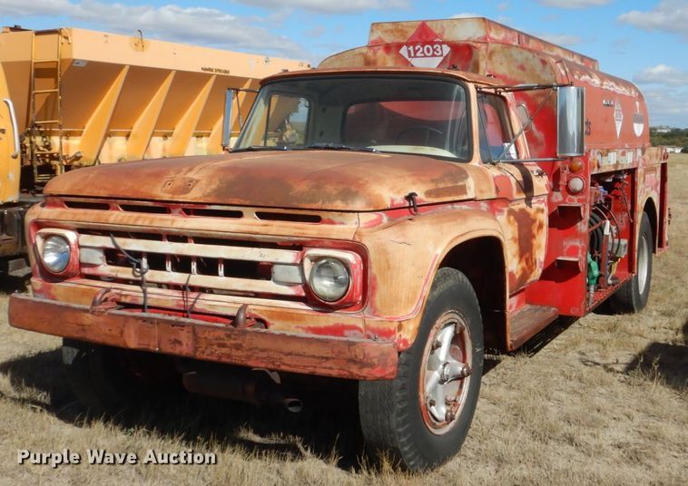 1962 Ford F702  fuel truck - DC8910