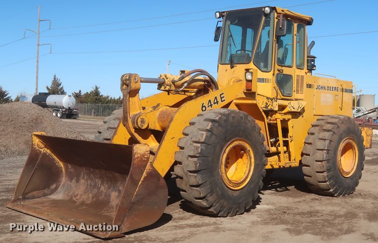 1992 John Deere 644E  wheel loader - DJ1828