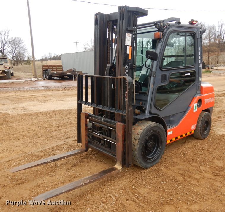 2016 Toyota 8FDU30  forklift - IP9059