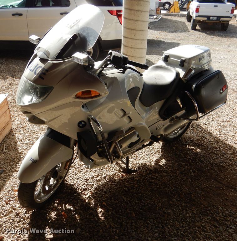 2005 BMW R1150RT motorcycle - DL2060