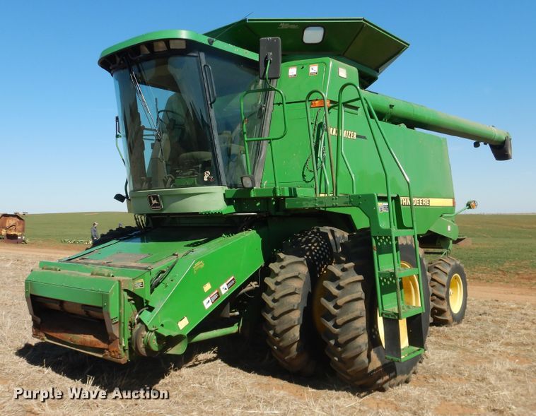 1998 John Deere 9610  combine - DJ8270