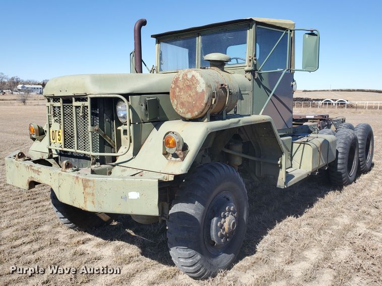 1970 Kaiser XM813  semi truck - EY9679