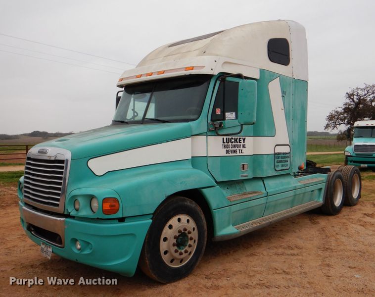 2006 Freightliner CST120  semi truck - DJ0766