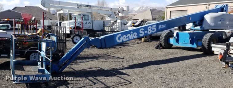 2002 Genie S-85  boom lift - IP9090