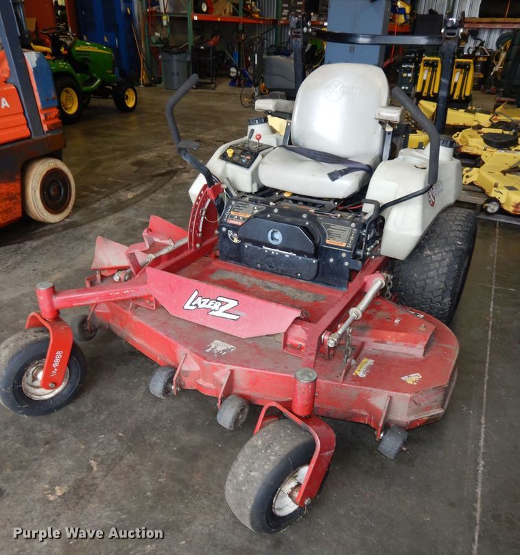 Exmark Lazer Z  231C ZTR lawn mower - HU9186